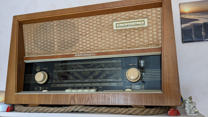 Altes Radio von Hans Georg Babiel aus Schwarzheide