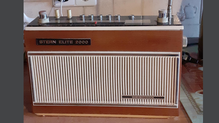 Altes Radio von Silvia Czeromin aus Körbiskrug