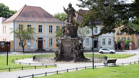 Denkmal des Großen Kurfürsten auf dem Schleusenplatz in Rathenow, Bild: dpa/Soeren Stache