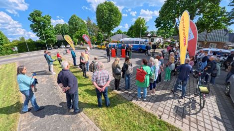 In Brieselang sind viele Leute dabei. Das Thema ist ein wichtiges hier.