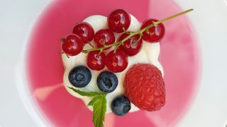 Olafs Sommerküche: Joghurt-Panna Cotta mit Erdbeeren, Bild: Antenne Brandenburg / Olaf Kostert