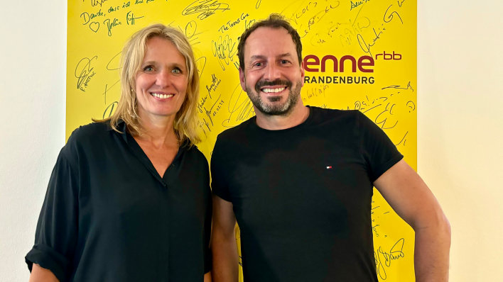 Beate Wagner und René Hausmann bei Antenne Brandenburg