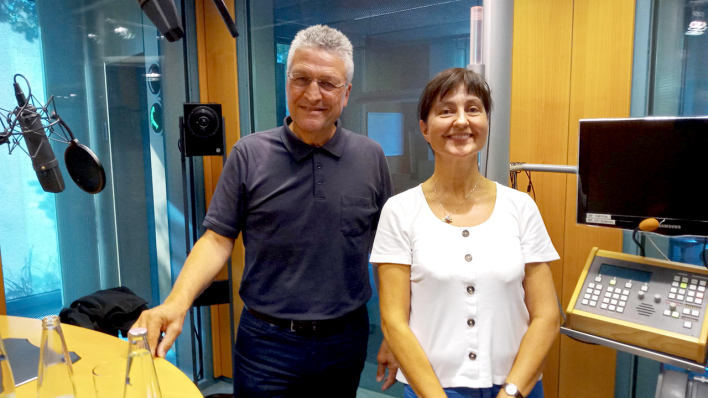 Prof. Dr. Lothar Wieler und Lisa Steger bei Antenne Brandenburg