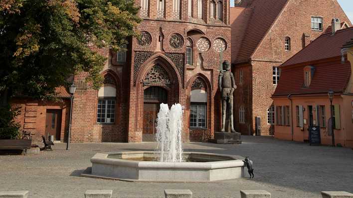 Altes Rathaus in Brandenburg an der Havel mit Roland, Bild: imago