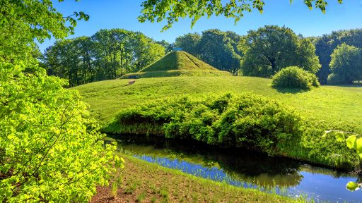 Landpyramide im Pücklerpark Branitz in Cottbus, Bild: imago