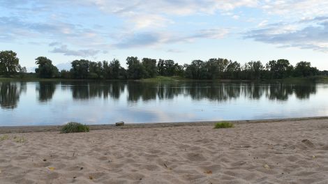 Strandgefühl an der Elbe. Einige Buhnen laden im Sommer zu einer Erfrischung ein, Bild: Antenne Brandenburg / Björn Haase-Wendt