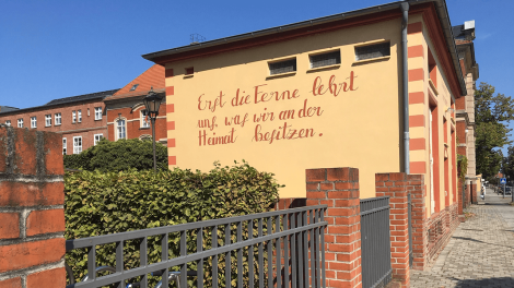 Schriftzug an Wand in Neuruppin, Foto: C. Stern, Antenne Brandenburg