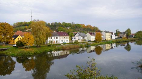 Oderberg liegt malerisch an der Wriezener Alten Oder, Bild: Antenne Brandenburg / Fred Pilarski