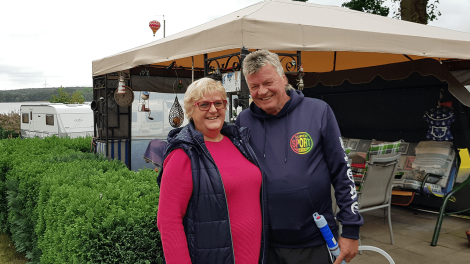 Lieben den Campingplatz Schwarzhorn - Dauercamper Veronika und Dieter Klausnitzer, Foto: Eva Kirchner-Rätsch, Antenne Brandenburg