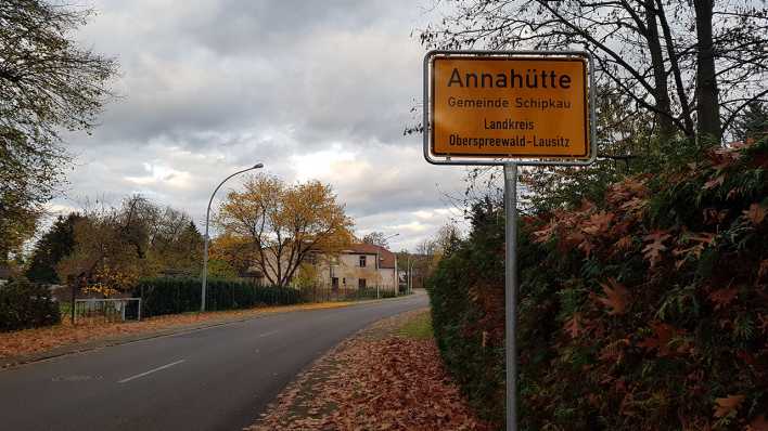 Ortseingangsschild Annahütte, Bild: Antenne Brandenburg/Iris Wußmann
