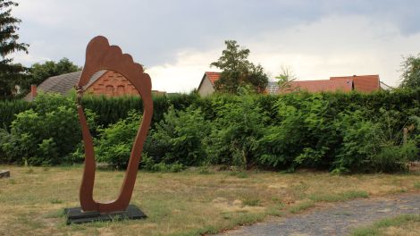 Ein Symbol zum Pilgerweg in Bad Wilsnack.