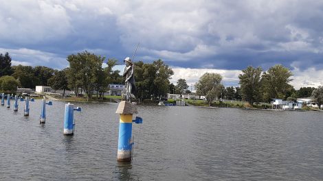Fritze Bollmann-Denkmal auf dem Beetzsee in Brandenburg an der Havel, Bild: Manfred Städtner