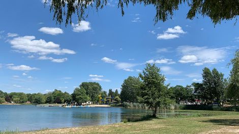 Kiebitzsee -ein ehemaliger Kiessee mit 4 Sterne Campingplatz, Bild: Antenne Brandenburg/Anke Blumenthal