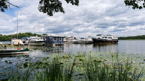 Fürstenberg/Havel, Boote auf dem Schwedtsee, Bild: dpa/Jens Kalaene