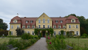 Das Gutshaus mit Landschaftspark in Groß Pankow gehörte bis zur Enteignung 1945 der der Familie Gans Edle Herren zu Putlitz. Bernhard von Barsewisch erwarb das das Haus 1991, sanierte es und gründete dort eine Augenklinik., Foto: Björn Haase-Wendt, Antenne Brandenburg