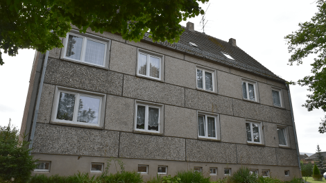 Mitten im Ortsteil Lindenberg steht der „Ostblock“. Hier können Gäste in einer Ferienwohnung eine Zeitreise in die DDR der 70er unternehmen., Foto: Björn Haase-Wendt, Antenne Brandenburg