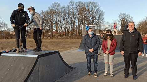 Seit diesem Jahr gibt es für die Pankower Jugend eine Skateranlage – unweit vom Fußballplatz., Foto: Björn Haase-Wendt, Antenne Brandenburg