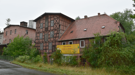 Die historische Wassermühle im Ortsteil Wolfshagen. Schon 1537 wurde an dieser Stelle eine Mühle urkundlich erwähnt. Seit Jahrzehnten steht sie allerdings leer., Foto: Björn Haase-Wendt, Antenne Brandenburg