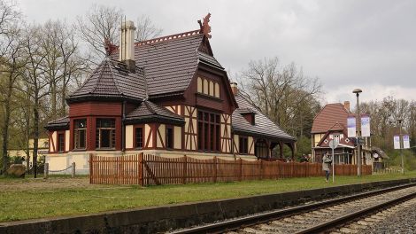 Der Kaiserbahnhof in Joachimsthal wurde 1898 als Kaiserpavillon an der Bahnstation Werbellinsee errichtet, Bild: imago images/Hohlfeld