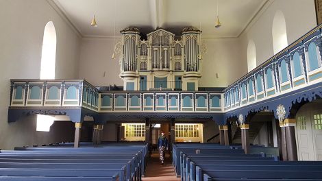 Beeindruckend - der Blick ins Innere der Johanneskirche. Die Farbgestaltung in blau, weiß und gold unterstreicht den barocken Charakter der Ausstattung, Foto: Antenne Brandenburg, Eva Kirchner-Rätsch