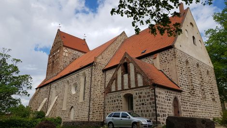 Die Johanneskirche von Lychen. Erbaut Mitte des 13.Jh. und eine der wenigen erhalten gebliebenen Feldsteinkirchen in der Uckermark, Foto: Antenne Brandenburg, Eva Kirchner-Rätsch