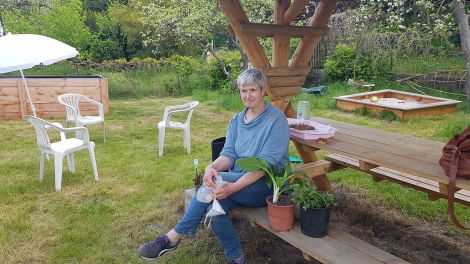 Mika Goetsch, Leiterin des Lychener Mehrgenerationenhauses im Garten für alle, Foto: Antenne Brandenburg, Eva Kirchner-Rätsch