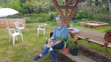 Mika Goetsch, Leiterin des Lychener Mehrgenerationenhauses im Garten für alle, Foto: Antenne Brandenburg, Eva Kirchner-Rätsch