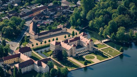 Schloss Rheinsberg und Altstadt von oben, Bild: Antenne Brandenburg/Tino Schöning
