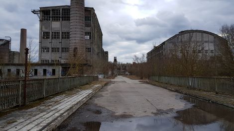 Das ehemalige Chemiewerk Rüdersdorf. Eine Industrie-Ruine die vor allem Filmemacher in den Ort lockt. Das einstige Werk diente großen Hollywood-Produktionen als Kulisse, Foto: Antenne Brandenburg/Eva Kirchner-Rätsch