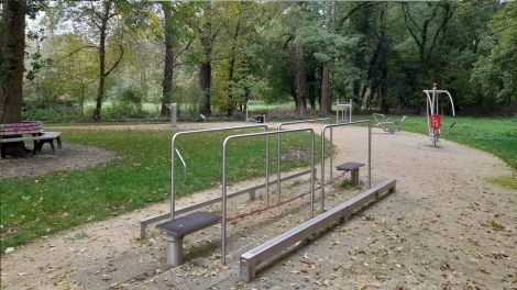 Der Fitnessparcour im Schlosspark – finanziert aus Mitteln der Bürgerstiftung, Bild: Antenne Brandenburg/Marie Stumpf