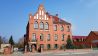 Das Storkower Rathaus. Von hier aus führt Bürgermeisterin Cornelia Schulze-Ludwig die Amtsgeschäfte für die Stadt Storkow und ihre 14 Ortsteile, Bild: Antenne Brandenburg/Eva Kirchner-Rätsch