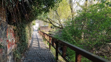 In Storkow lohnt es sich genauer hinzuschauen. Idyllische und beinah verwunschene Wege führen durch die Altstadt, Bild: Antenne Brandenburg/Eva Kirchner-Rätsch