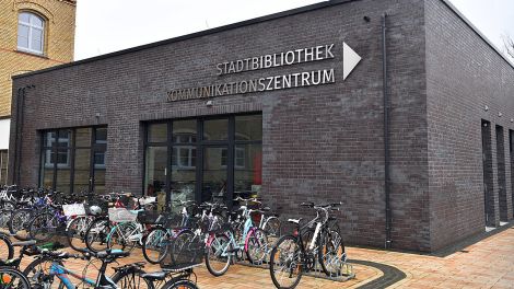Stadtbibliothek in Velten, Bild: dpa/Paul Zinken