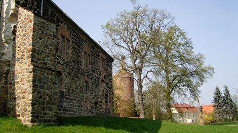 Blick an der Burgmauer entlang: Antenne Brandenburg/ksa