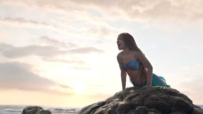 Halle Bailey als Ariel in einer Szene des Films "Arielle, die Meerjungfrau", Bild:/Disney/dpa