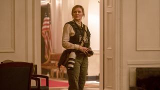 Kirsten Dunst in einer Szene des Films "Civil War", Bild: A24/DCM/Murray Close