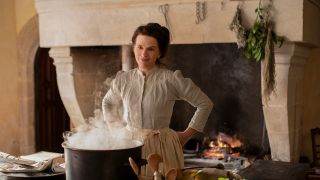 Juliette Binoche als Eugenie in einer Szene des Films «Geliebte Köchin» (undatierte Filmszene)