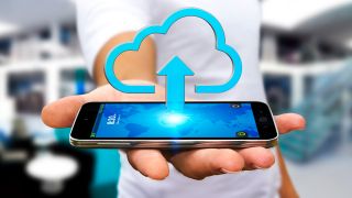 Handy mit Cloudspeicher, Foto: Colourbox
