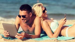 App-Nutzung im Urlaub, Bild: Colourbox