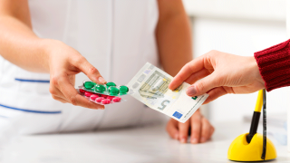 Tabletten bezahlen, Foto: Colourbox