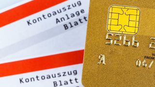 Kontoauszug mit Kreditkarte, Foto: Colourbox/Erwin Wodicka