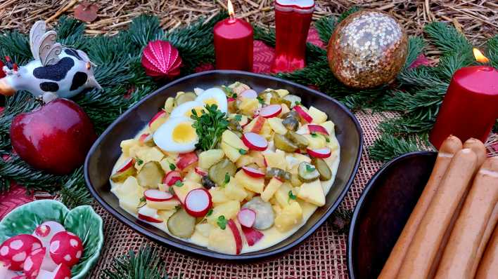 Kartoffelsalat mit Würstchen, Foto: Olaf Kosert