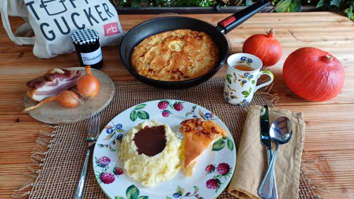 Lunower Eierkuchen mit Fliedermus-Soße, Foto: Olaf Kosert