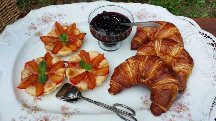 Kosert kocht - Pflaumentörtchen mit Lavendelpudding, Foto: Olaf Kosert