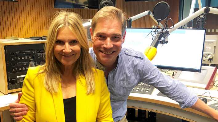 Kim Fisher und Sebastian Oswald im Antenne Brandenburg-Studio, Bild: Antenne Brandenburg