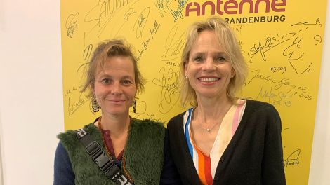 Maria Simon (l.)und Catarina Zanner, Bild: Antenne Brandenburg