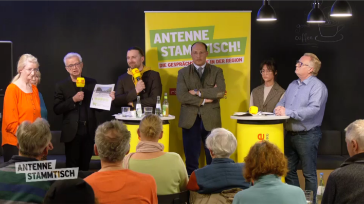 Podium beim Antenne Stammtisch FFO - Schattenwerfer oder Stolperwurzeln - Welche Bäume braucht die Stadt?