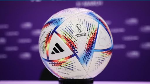 Offizieller Spielball „Al Rihla“ für die Fußball WM 2022 in Katar, Bild: dpa/Christian Charisius