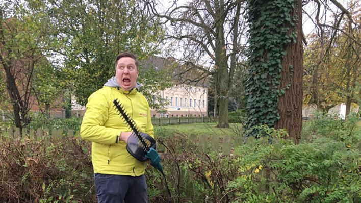 Schippe drauf in Steinhöfel - Eric mit der Heckenschere, Bild: Antenne Brandenburg