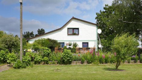 Symbolbild: Familienhaus in Bruessow, Brandenburg. (Quelle: dpa/Muhs)